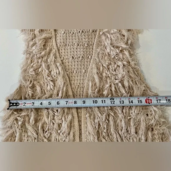 Altar’d State 70’s Style Yarn Vest Boho Cowgirl Shaggy Beige Cream Medium - Picture 8 of 13